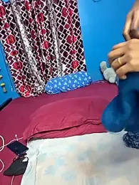 Priya_04 webcam model stream image