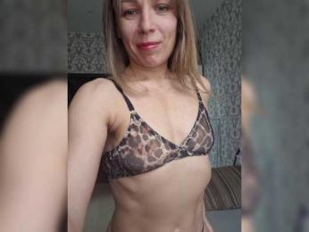 sweet-Olya webcam model stream image