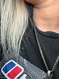 Strongqueen webcam model stream image