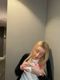 Strongqueen webcam model stream image