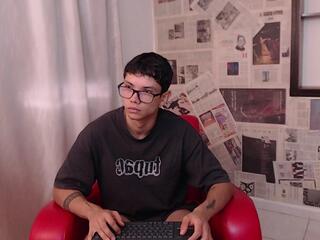 Logan Newman webcam model stream image