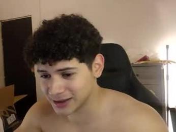 lilhotnando webcam model stream image