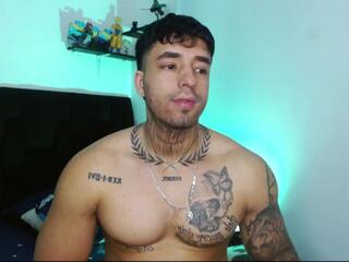 Darius Phoenixx webcam flirt4free model stream image