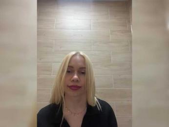 MirandaNow webcam model stream image