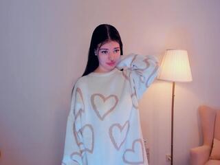 Holli Browen webcam model stream image