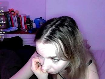 Almondmilka webcam bongacams model stream image