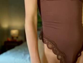 _sirine_ webcam model stream image