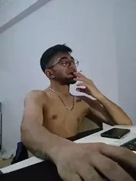 Alevderlerrs webcam stripchat model stream image