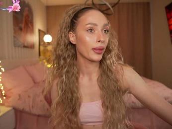 MilaLuxury webcam bongacams model stream image