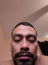 Cnutt310 webcam model stream image