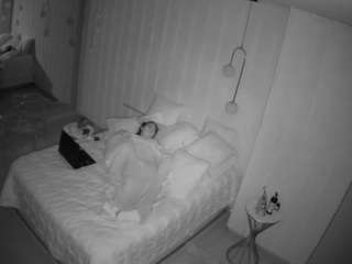 voyeurcam-casa-salsa-bathroom-2 webcam model stream image