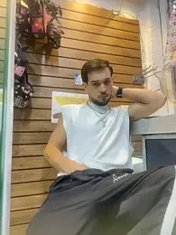 Leonardmoppet webcam model stream image