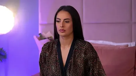 AlmaLuv webcam model stream image