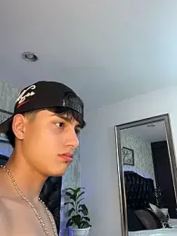 Lander_Cruz webcam stripchat model stream image