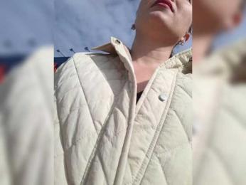 DIVORA webcam bongacams model stream image