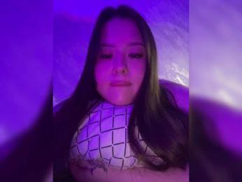 CateLong webcam model stream image