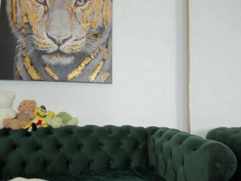 AnnaKarin webcam model stream image