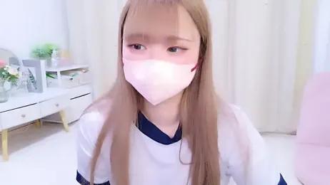 MAIKA_pyon webcam model stream image