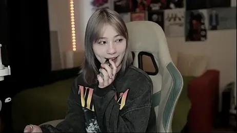 Traharaa webcam model stream image