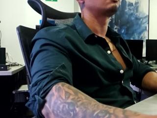 Azir webcam model stream image