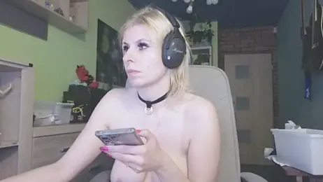 karmija webcam model stream image