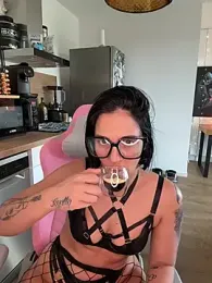 LaPetiteKim webcam stripchat model stream image