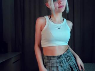 Flo Upson webcam model stream image