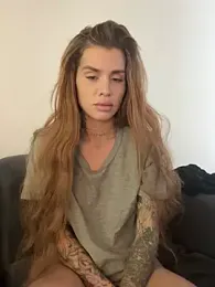 EmiliaCatalina webcam model stream image