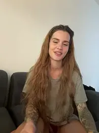 EmiliaCatalina webcam model stream image