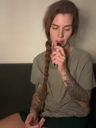 EmiliaCatalina webcam model stream image