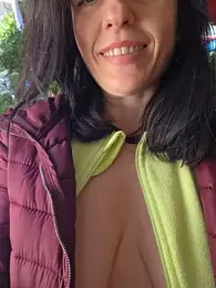 Risky_woman webcam model stream image