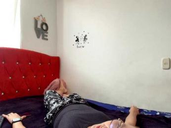 hornyhusbands webcam model stream image