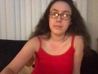 Lucy Allison webcam model stream image