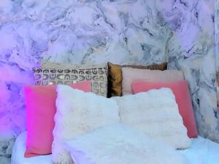 Mia Sinner webcam flirt4free model stream image