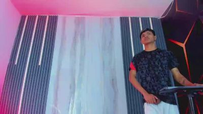 Dominic_Max webcam model stream image