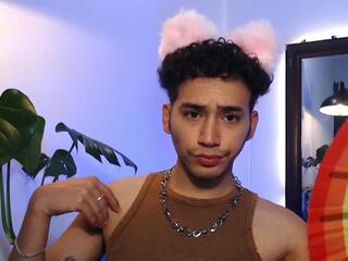 Noah Latin webcam flirt4free model stream image