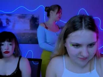 dina_bloom webcam model stream image