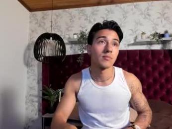 andyjoy_ webcam model stream image
