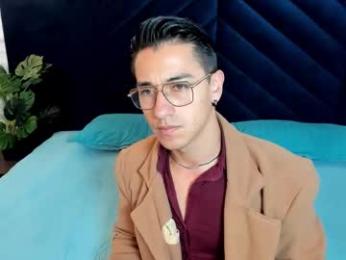 andyjoy_ webcam model stream image