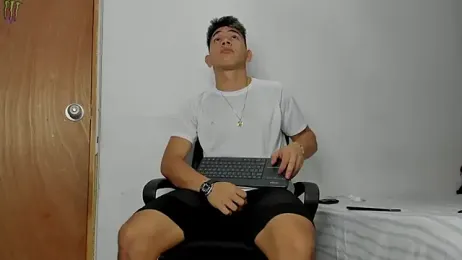 andrew_rose_ webcam model stream image