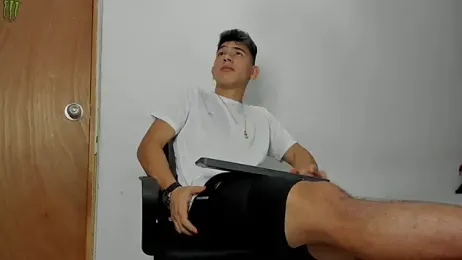 andrew_rose_ webcam model stream image