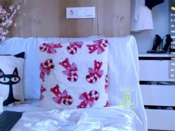 thegirlonthecouch webcam model stream image