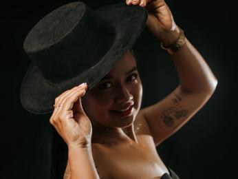 HeidyRouss webcam model stream image