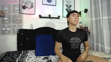 Thomas_and_lyan webcam stripchat model stream image