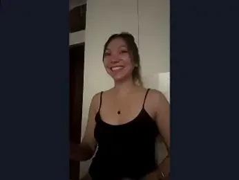 LoveFoxyQueen webcam model stream image