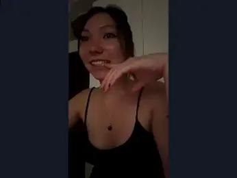 LoveFoxyQueen webcam model stream image