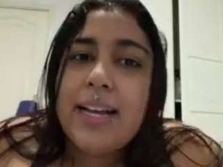 sheeylaroee webcam model stream image