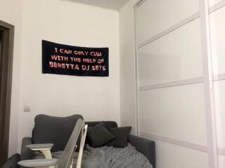 Kimi Likins webcam model stream image