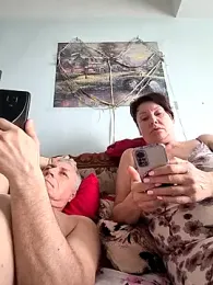 _lady_red_ webcam model stream image