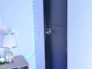 nicolepowell webcam model stream image